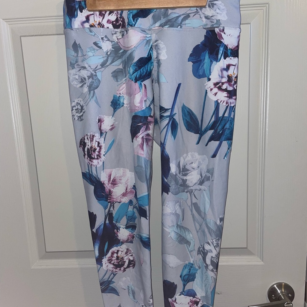 Fabletics Medium floral capri high waisted leggings